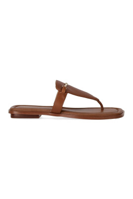 sandale-en-cuir-avec-fermoir-en-or