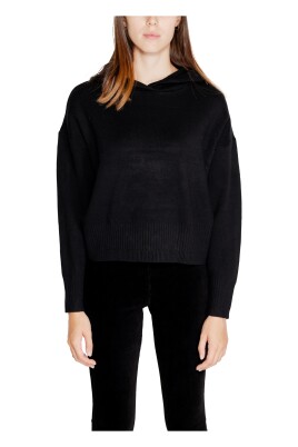 black-v-neck-hooded-knitwear