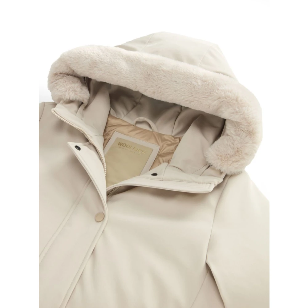 Woolrich Stijlvolle Oxford Tan Parka voor vrouwen Beige Dames