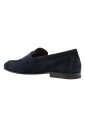 mocassin-bleu-en-daim-bout-amande-semelle-en-cuir