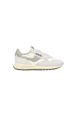baskets-basses-blanches-avec-inserts-en-daim