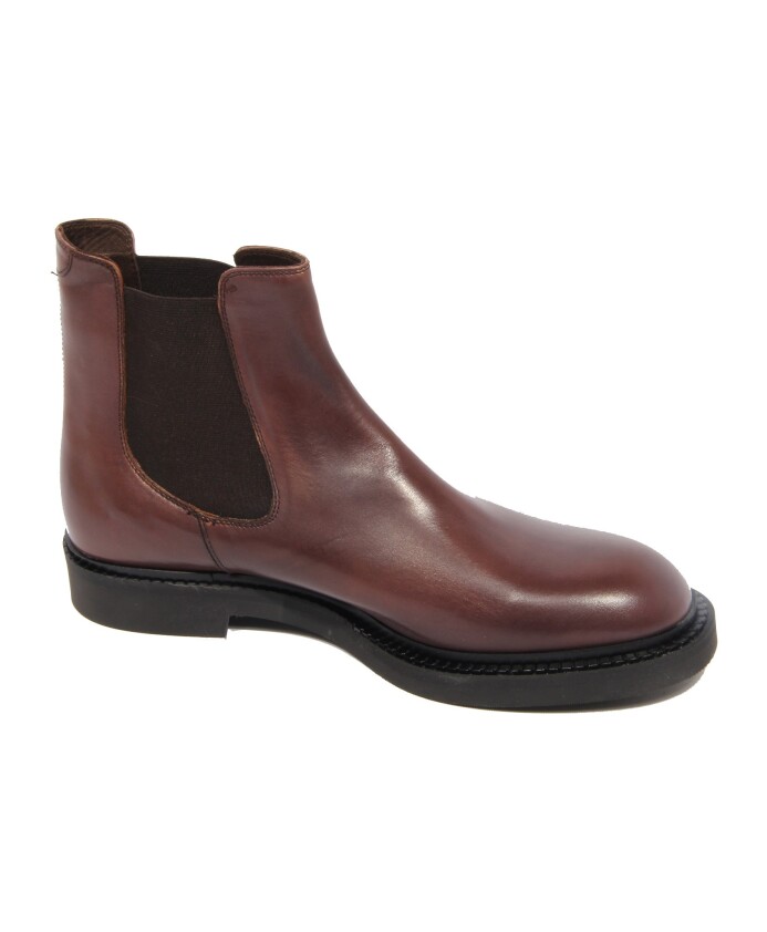 bottines-en-cuir-avec-style-beatles