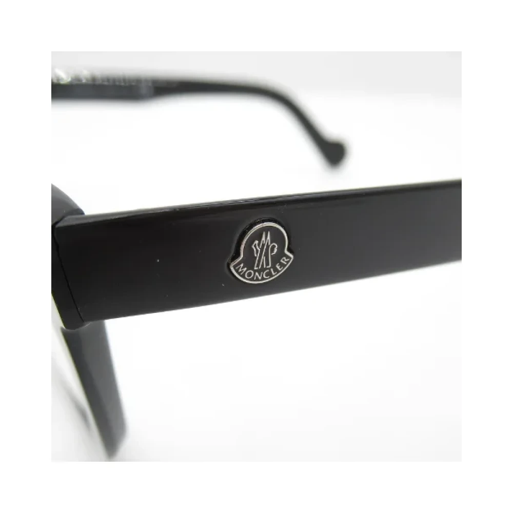Moncler Pre-owned Plastic sunglasses Black Dames