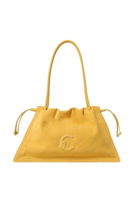beige-shoulder-bag-drawstring-elegant-stylish