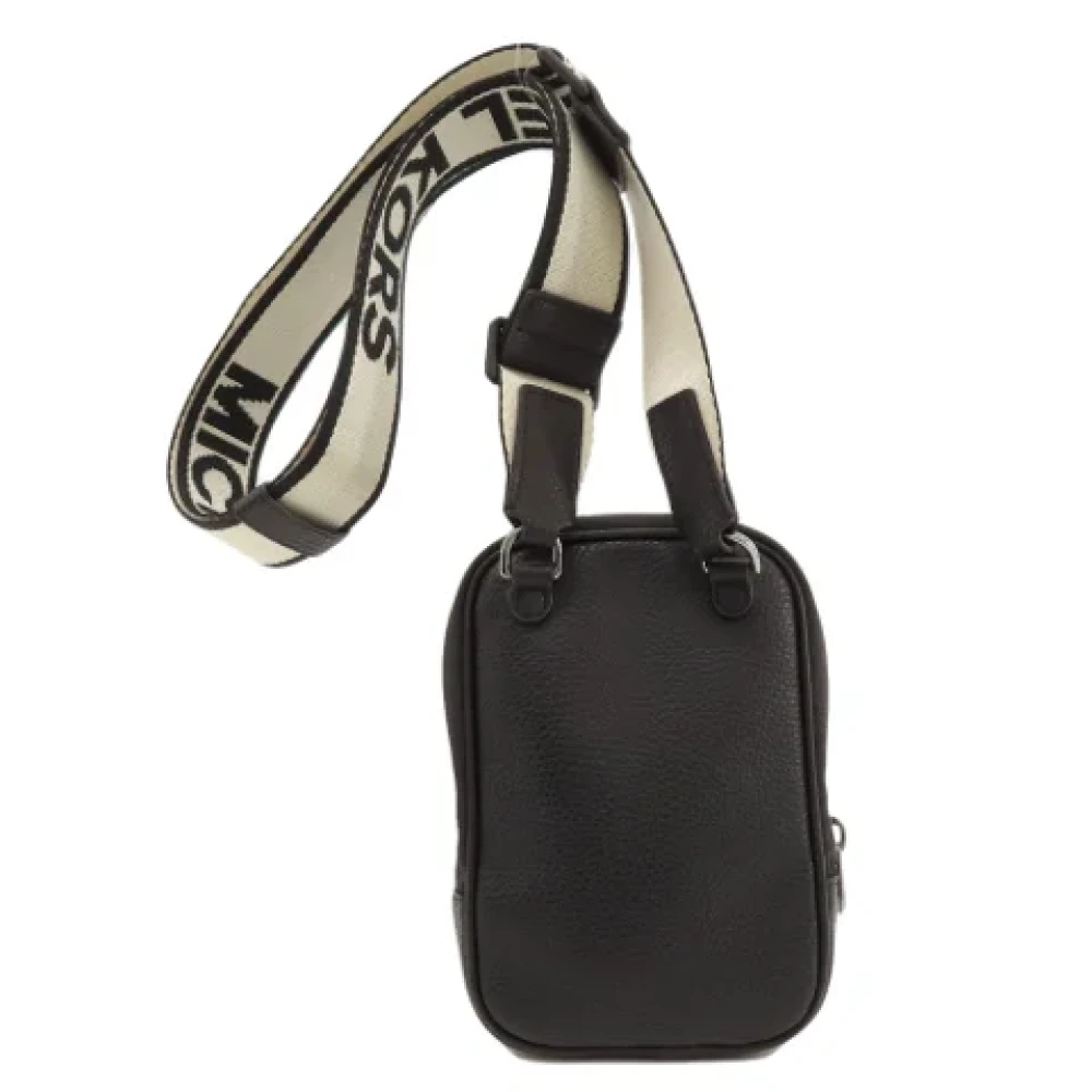 Michael Kors Pre-owned Fabric shoulder-bags Black Dames