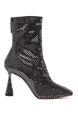 black-ankle-boots-with-zip-closure