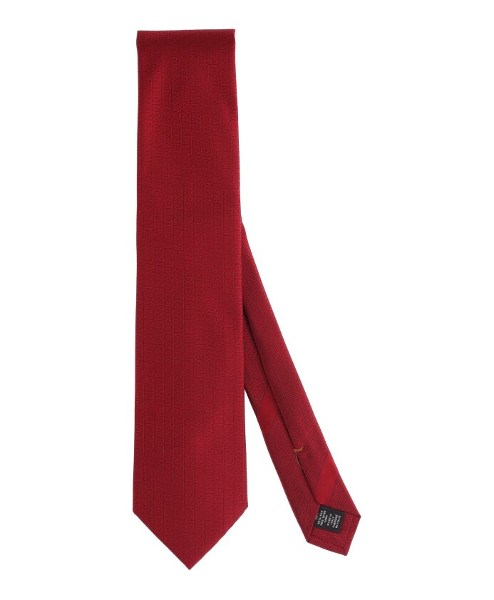cravate-rouge-en-soie-elegant-motif