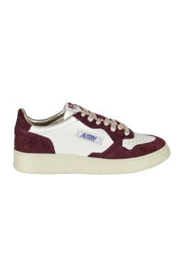 sneakers-en-cuir-paillete-style-medalist