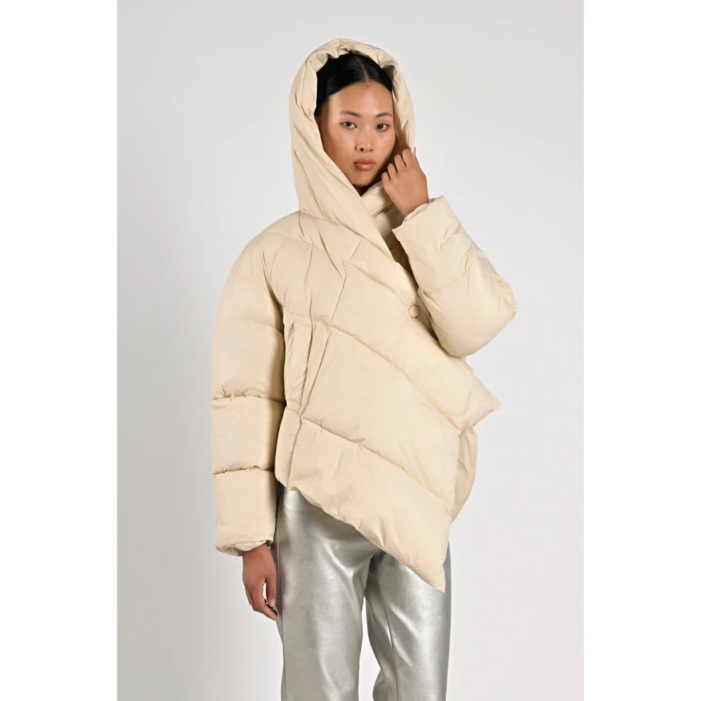 Canadian Classics Satijnen Nylonjas met Polyester Vulling Beige Dames