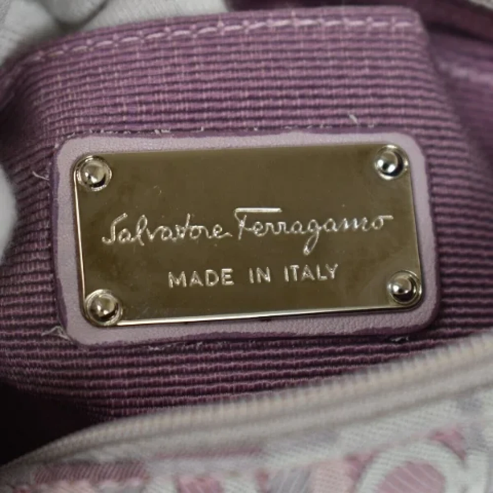 Salvatore Ferragamo Pre-owned Canvas shoulder-bags Purple Dames