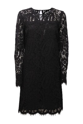robe-noire-en-dentelle-brodee