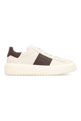 baskets-en-cuir-a-rayures-avec-talon-contrastant
