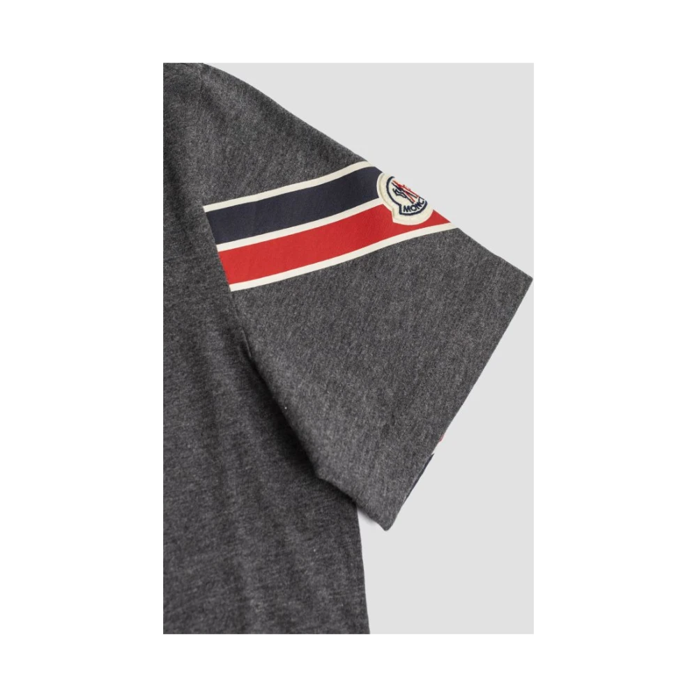 Moncler Grijze T-shirt met driekleurige strepen Gray Heren