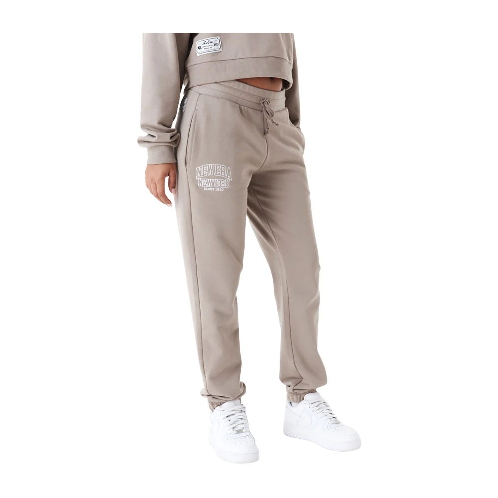 New era Pastel Brown Arch Workmark Joggers Beige Dames