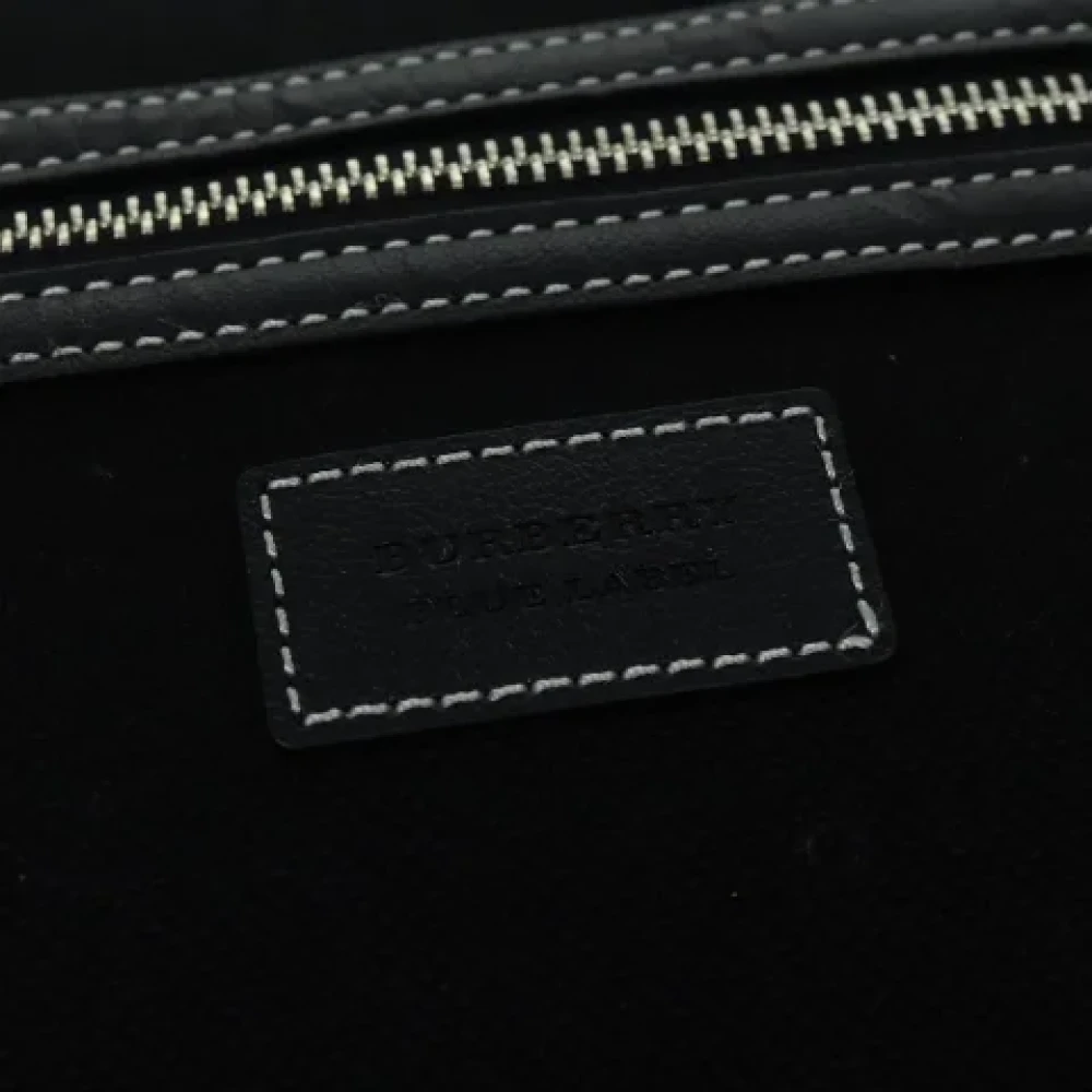 Burberry Vintage Pre-owned Canvas shoulder-bags Black Dames