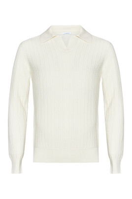 white-sweatshirt-herringbone-stitch-design
