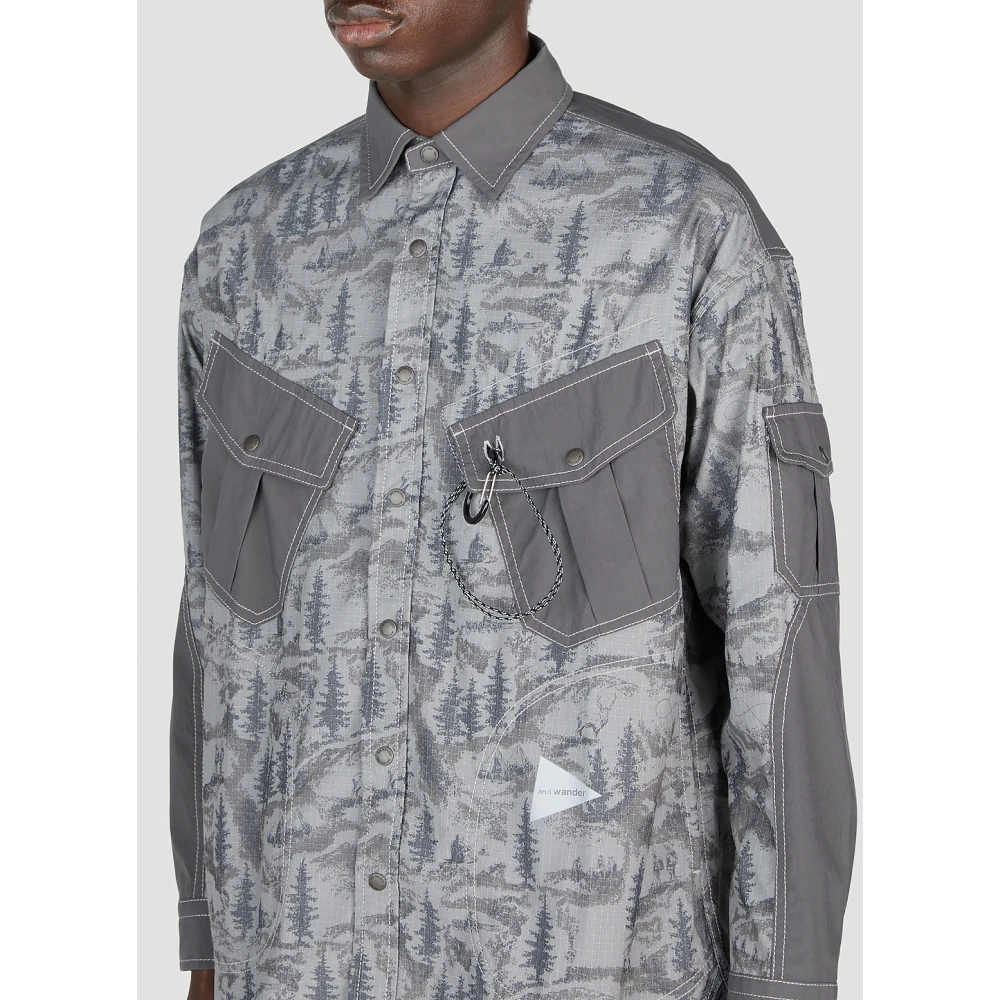 And Wander Berg Ripstop Shirt met Karabiner Motief Gray Heren