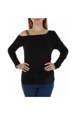 black-boat-neck-knitwear