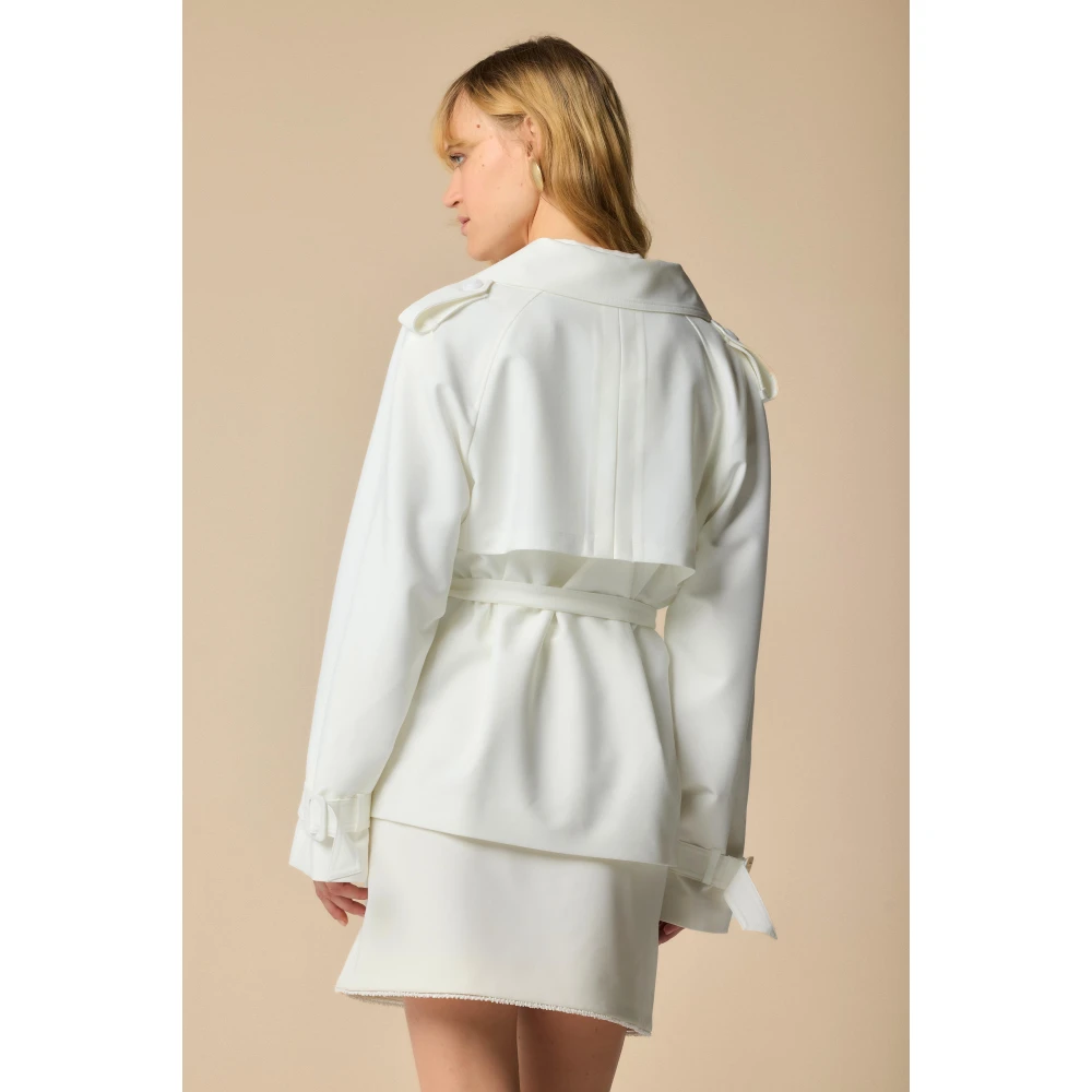 Kocca Stijlvolle Trench Coats voor alle seizoenen White Dames