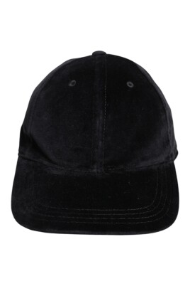 baseball-cap-with-logo