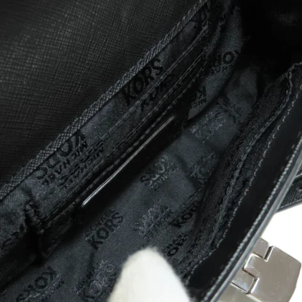Michael Kors Pre-owned Plastic shoulder-bags Black Dames