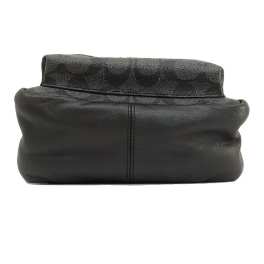 Coach Pre-owned Plastic shoulder-bags Black Dames