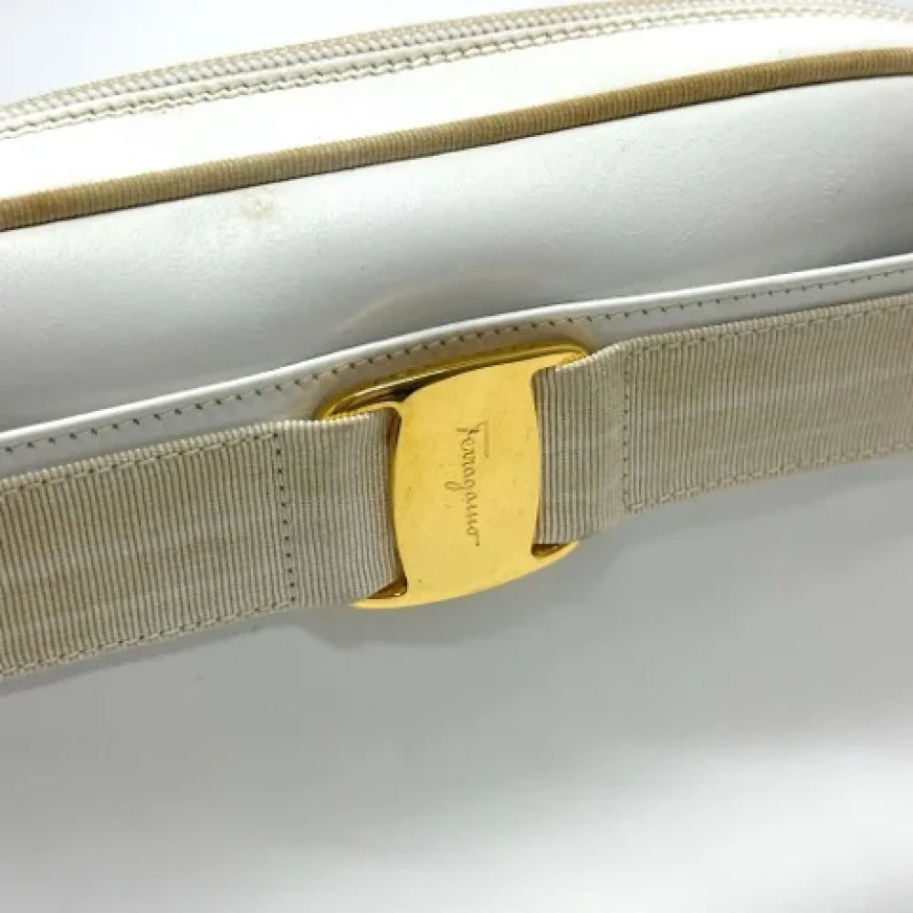 Salvatore Ferragamo Pre-owned Leather shoulder-bags White Dames
