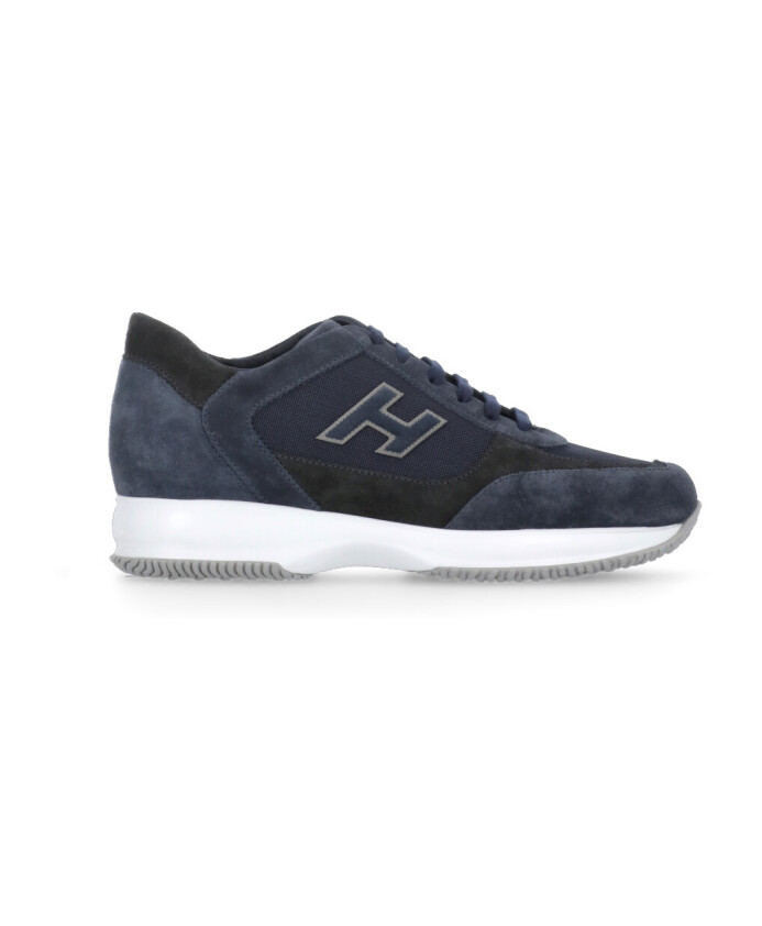 sneakers-en-daim-bleu-avec-inserts-tech