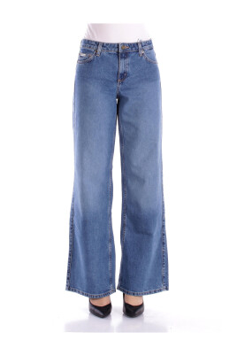 logo-back-zipper-closure-jeans