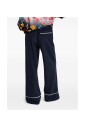 pantalon-bleu-avec-details-blancs