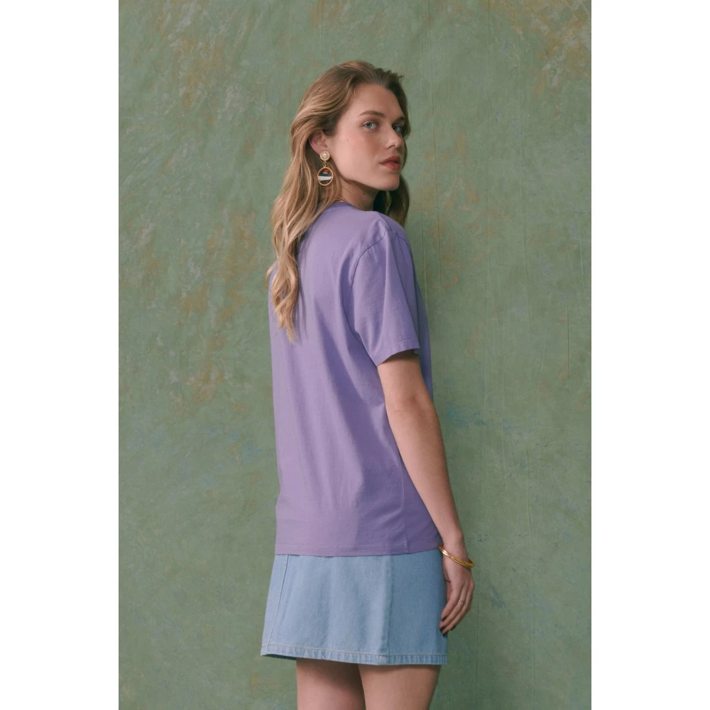 Maison Labiche Kleurrijk Hello T-Shirt voor vrouwen Purple Dames