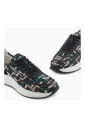 chaussures-style-sportif-avec-details-en-bouclette