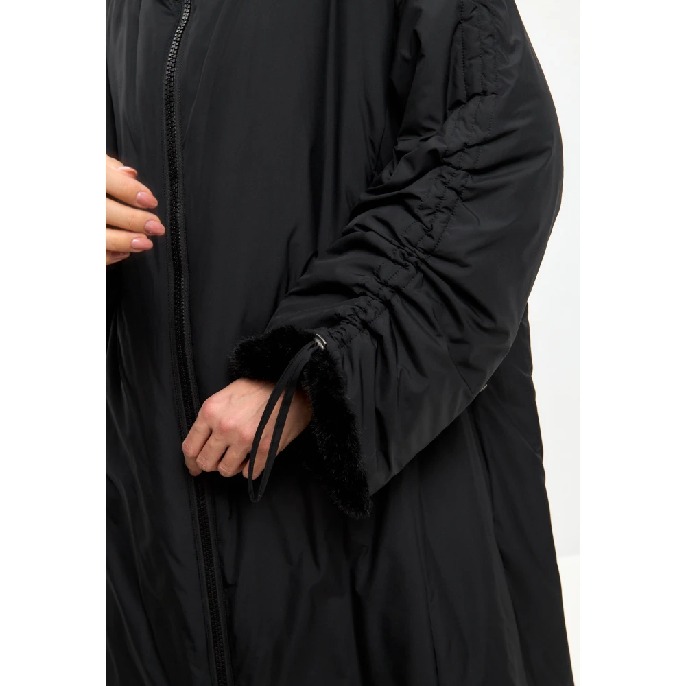 Cesare Gaspari Oversized gewatteerde jas met capuchon en nepbont manchetten Zwart Black Dames