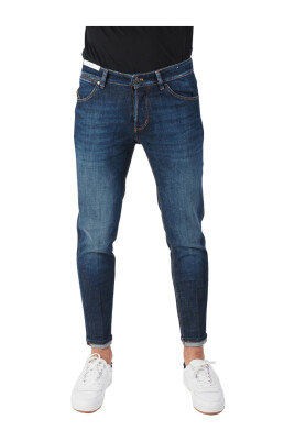 medium-wash-denim-jeans-for-men
