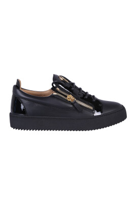 black-sneakers-with-gold-details