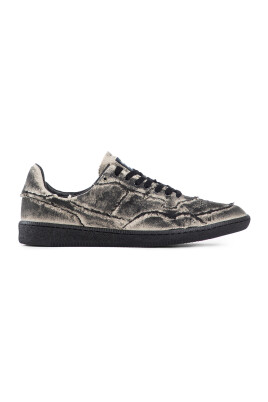 canvas-sneakers-with-distressed-details