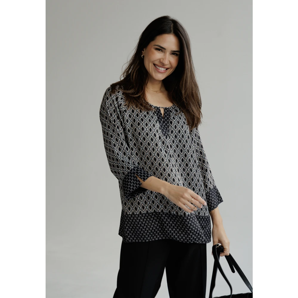 Betty Barclay Gestippelde slipblouse met gerimpelde V-hals Black Dames