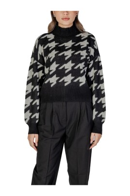 black-turtleneck-knit-sweater