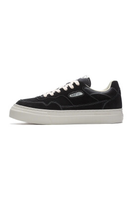 sneakers-en-daim-noir-a-profil-bas