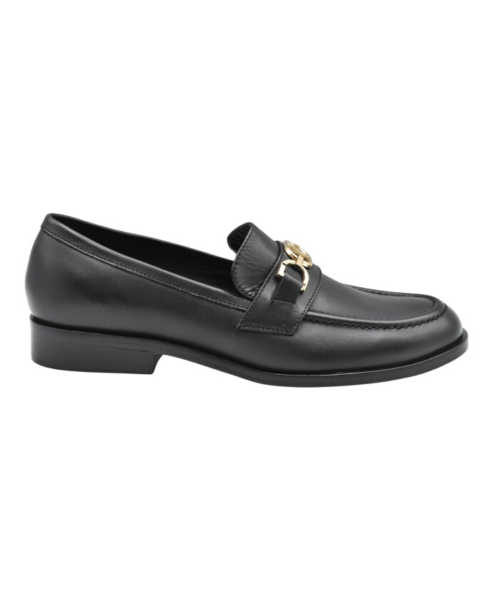 chaussures-noires-a-lacets-style-elegant