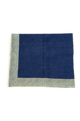 bicolored-beach-towel-with-contrast-trims