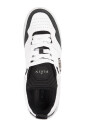 baskets-en-cuir-blanc-avec-ecusson-hexagone