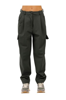 cargo-pants-with-pleats