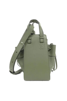 pre-owned-leather-shoulder-bags