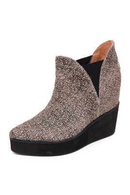 priya-hair-beige-black-dots-boot