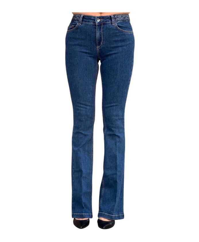 jeans-classiques-en-denim-pour-le-quotidien