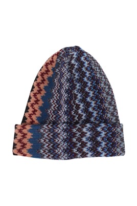 bonnet-en-laine-tricote-a-motif