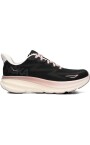 zwarte-sneakers-van-textiel