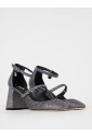 escarpins-a-talons-hauts-en-paillettes-argentees