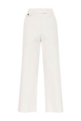 luxurious-cream-pants-elevate-wardrobe